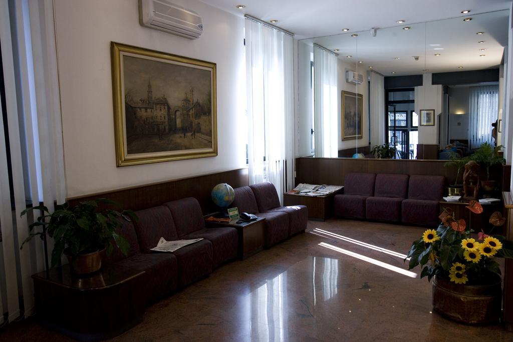 Hotel Catalani E Madrid Milão Exterior foto